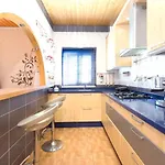 Charming House In With Jacuzzi בית נופש