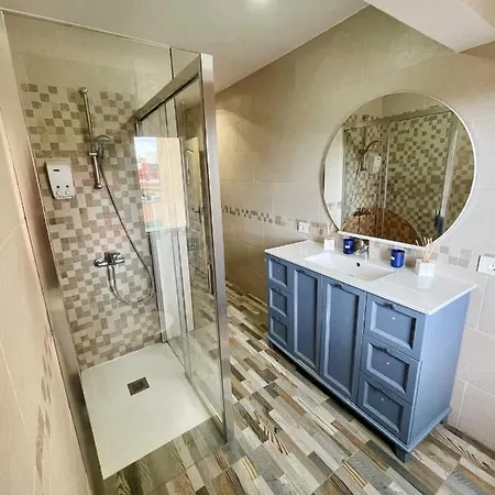 Charming House In With Jacuzzi