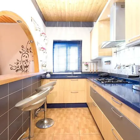 Charming House In With Jacuzzi Casa de Férias