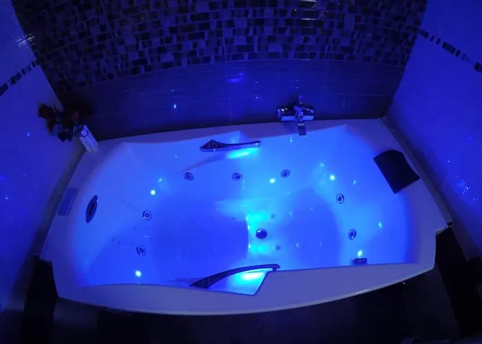 Semesterbostad Charming House In With Jacuzzi San Isidro (Tenerife)