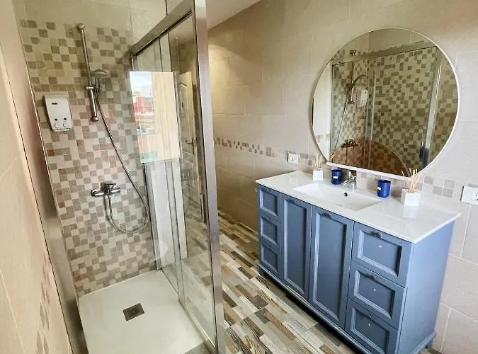 Charming House In With Jacuzzi