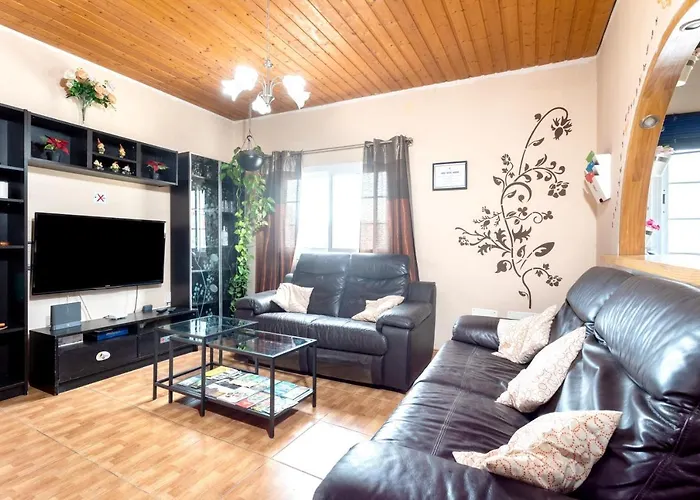 Semesterbostad Charming House In With Jacuzzi San Isidro (Tenerife)