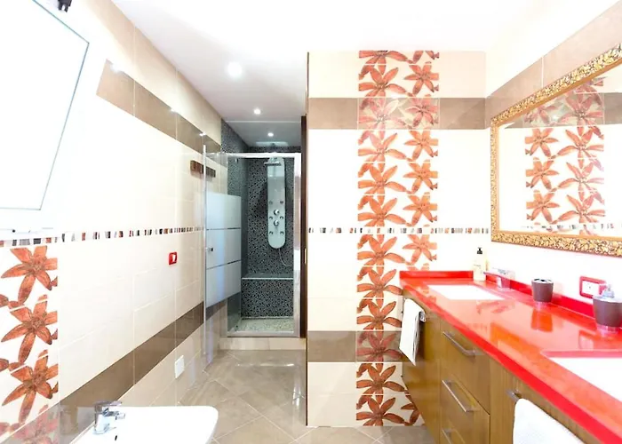 Charming House In With Jacuzzi Semesterbostad